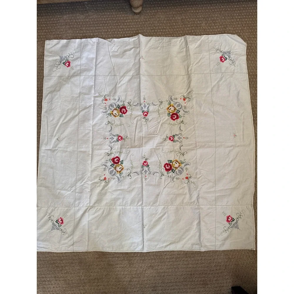 Vintage Hand Embroidered Linen Square Tablecloth Red Yellow Roses White 37x37